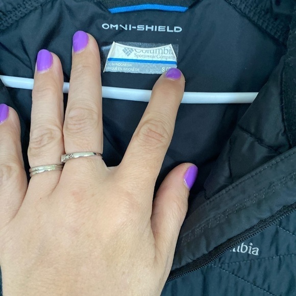 Ladies Columbia small zip up quilted vest - Picture 3 of 3